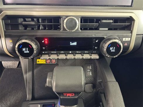 Used 2024 Toyota Tacoma TRD Off-Road image 20