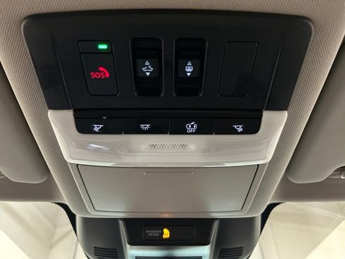 Used 2023 Nissan Rogue SL AWD/4WD image 25