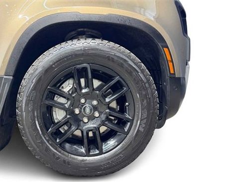 Used 2020 Land Rover Defender 110 SE image 8