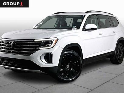 Used 2024 Volkswagen Atlas SE w/ Panoramic Sunroof Package