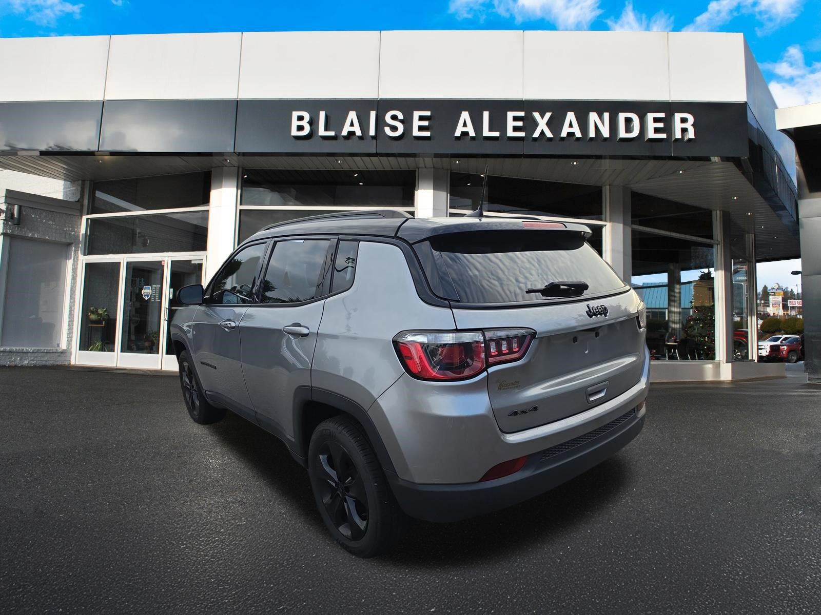 Used 2018 Jeep Compass Latitude w/ Popular Equipment Group AWD/4WD image 5