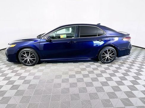 Used 2021 Toyota Camry SE FWD image 4