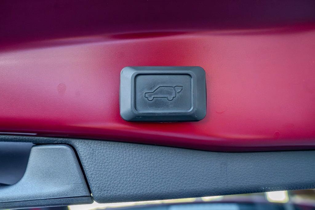 Used 2019 Toyota RAV4 Limited AWD/4WD image 21