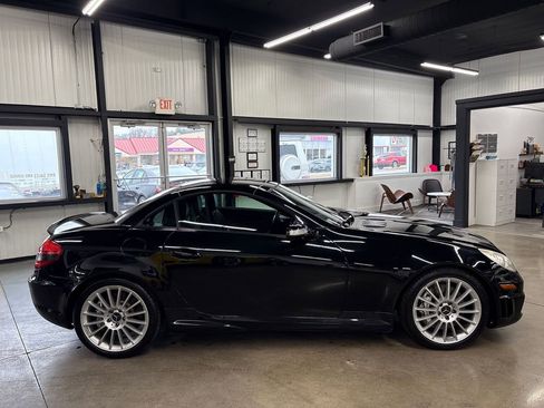 Used 2005 Mercedes-Benz SLK 55 AMG image 24