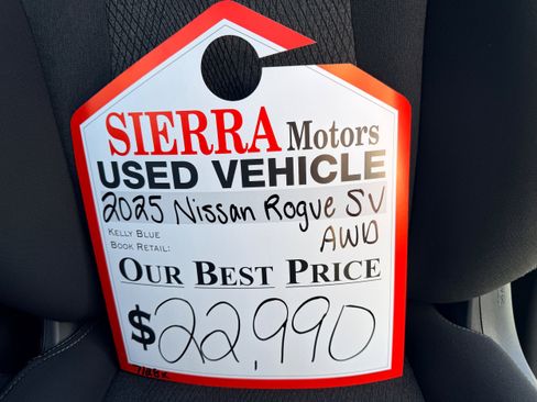 Used 2025 Nissan Rogue SV AWD/4WD image 10