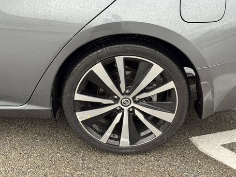 Certified 2019 Nissan Altima 2.5 Platinum image 39