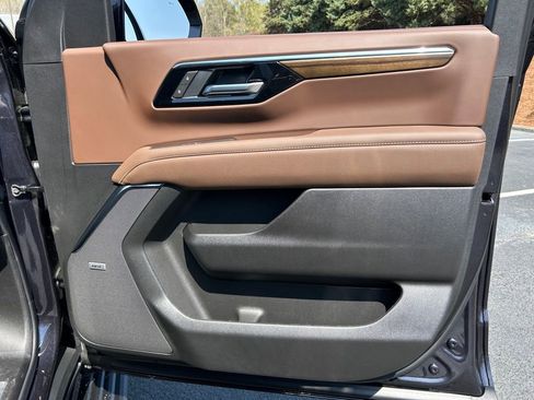 New 2026 Chevrolet Suburban High Country RWD image 60