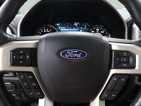 Used 2020 Ford F150 Lariat w/ Equipment Group 502A Luxury AWD/4WD image 15