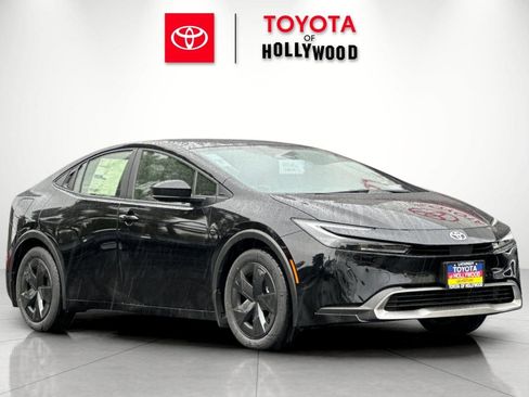 New 2026 Toyota Prius Plug-In Hybrid FWD image 1