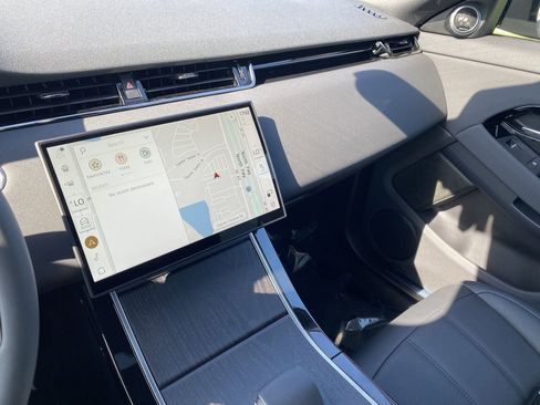 Used 2024 Land Rover Range Rover Evoque Dynamic SE image 25