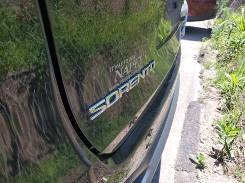 Used 2016 Kia Sorento AWD image 8