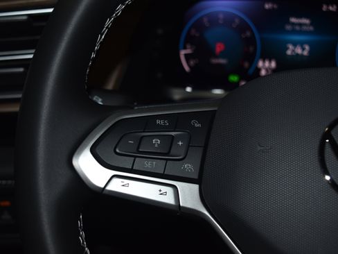 New 2026 Volkswagen Atlas SE image 7