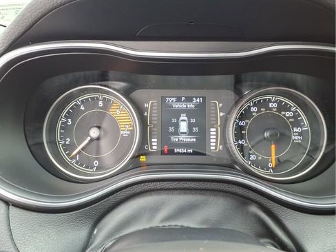 Used 2020 Jeep Cherokee Latitude Plus w/ Cold Weather Group AWD/4WD image 22
