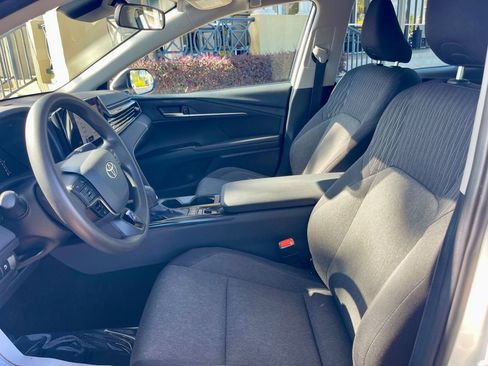 Used 2025 Toyota Camry LE image 10