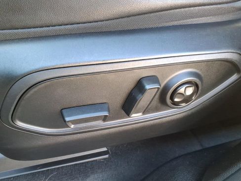 Used 2023 Jeep Grand Cherokee Limited w/ Luxury Tech Group II image 15