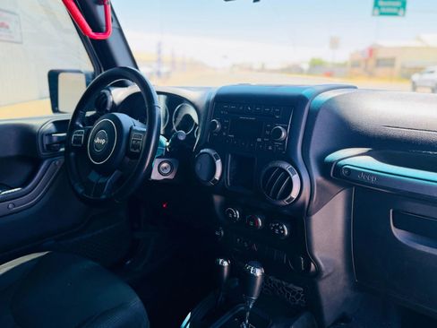 Used 2017 Jeep Wrangler Unlimited Sport w/ Connectivity Group AWD/4WD image 17