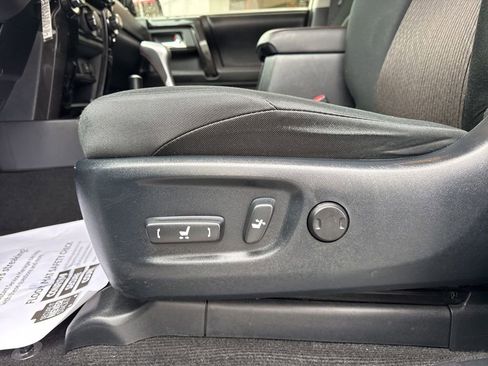 Used 2020 Toyota 4Runner TRD Off-Road image 30