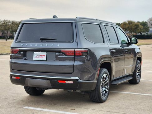 Used 2024 Jeep Wagoneer 4WD w/ Premium Group I image 5
