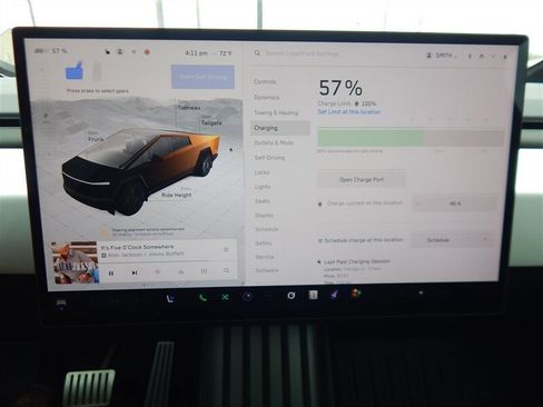 Used 2024 Tesla Cybertruck AWD Crew Cab image 33