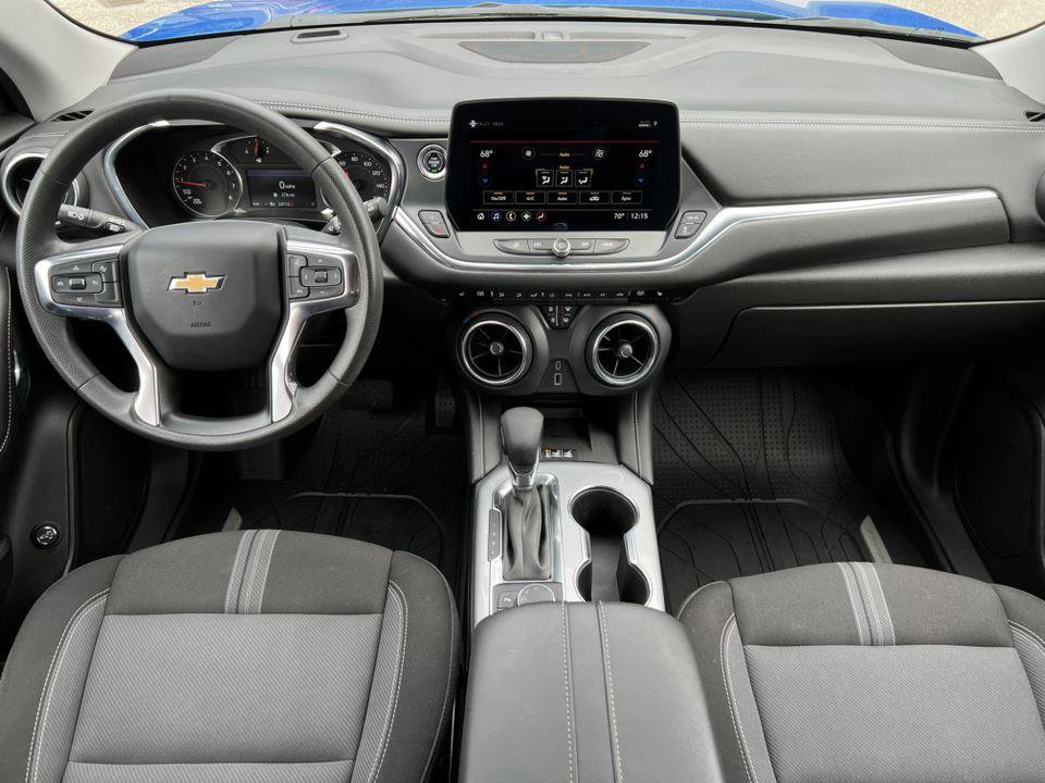 Used 2024 Chevrolet Blazer LT w/ Convenience Package FWD image 2