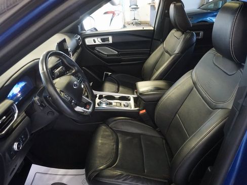 Used 2020 Ford Explorer ST w/ Premium Technology Package image 21