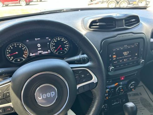 Used 2017 Jeep Renegade Trailhawk AWD/4WD image 17