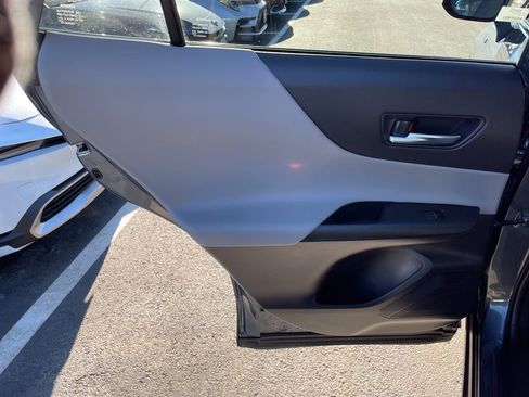 Certified 2021 Toyota Venza LE image 19