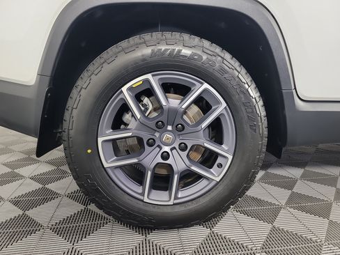 Used 2023 Rivian R1T Adventure AWD/4WD image 12