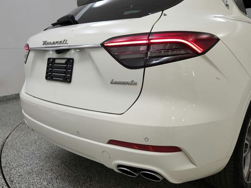 Used 2023 Maserati Levante GT AWD/4WD image 31