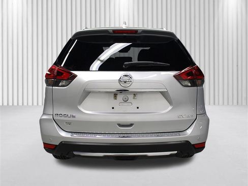 Used 2020 Nissan Rogue SV w/ Premium Package AWD/4WD image 4