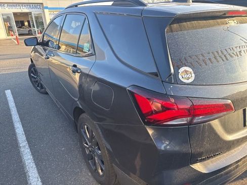 Used 2022 Chevrolet Equinox RS w/ RS Leather Package FWD image 2