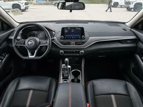 Used 2025 Nissan Altima 2.5 SR AWD/4WD image 17