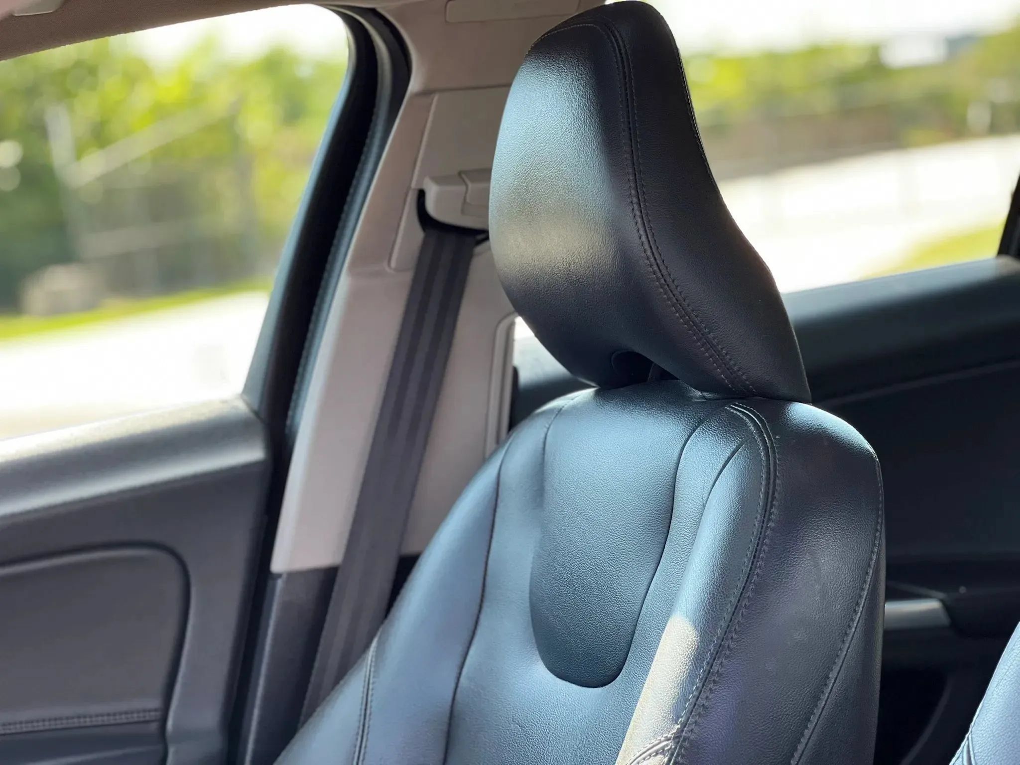 Used 2016 Volvo V60 T5 Premier w/ Convenience Package FWD image 32