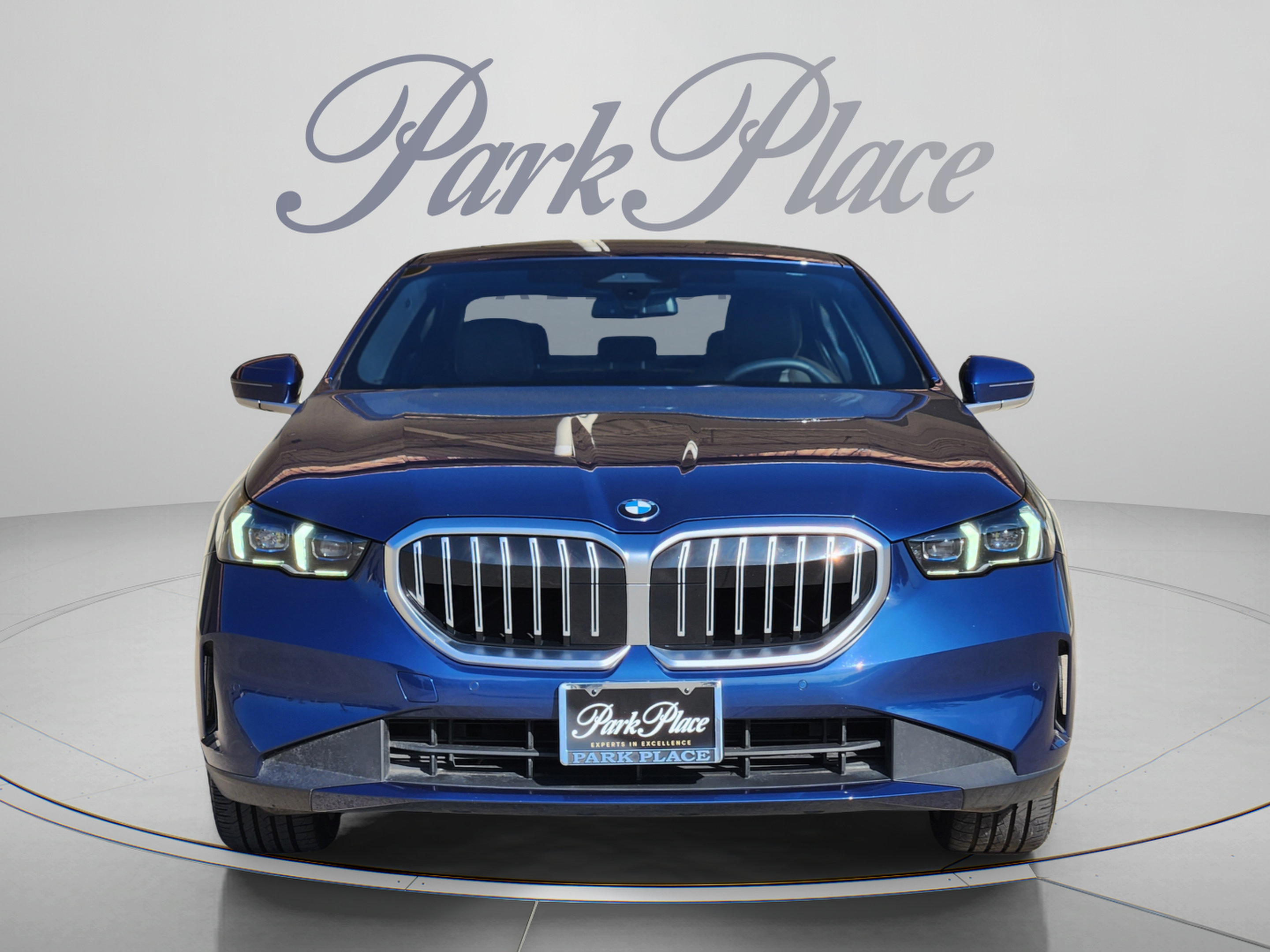 Used 2024 BMW 530i w/ Convenience Package RWD image 9