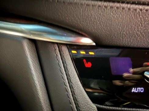 Used 2024 Cadillac XT5 Premium Luxury image 26