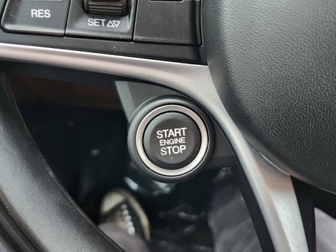 Used 2019 Alfa Romeo Giulia Ti w/ Quick Order Package 22X Lusso image 12