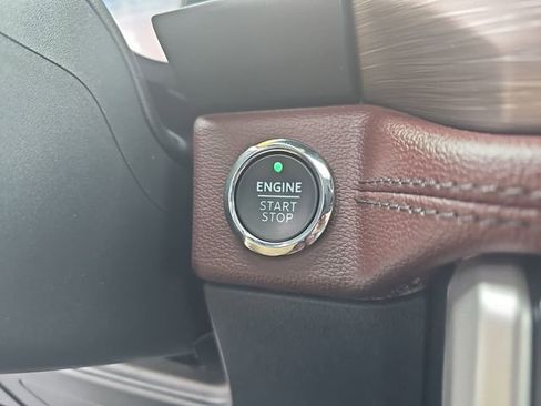 Used 2024 Ford Expedition Limited image 30