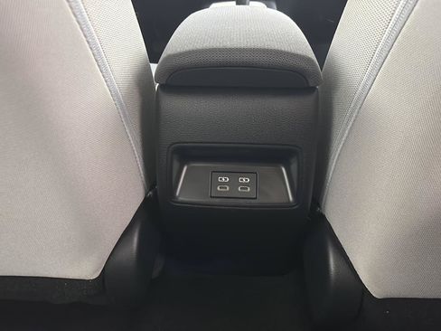 Used 2024 Toyota Corolla LE FWD image 18