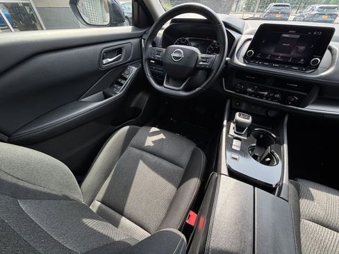 Used 2025 Nissan Rogue SV FWD image 36