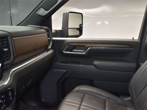 Used 2024 Chevrolet Silverado 2500 High Country w/ Midnight Edition image 22