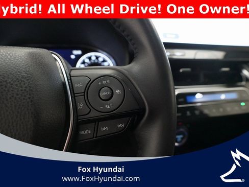 Used 2024 Toyota Venza XLE image 19
