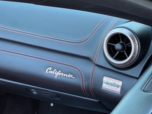 Used 2010 Ferrari California RWD image 32