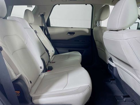 Certified 2025 Nissan Pathfinder SL image 26