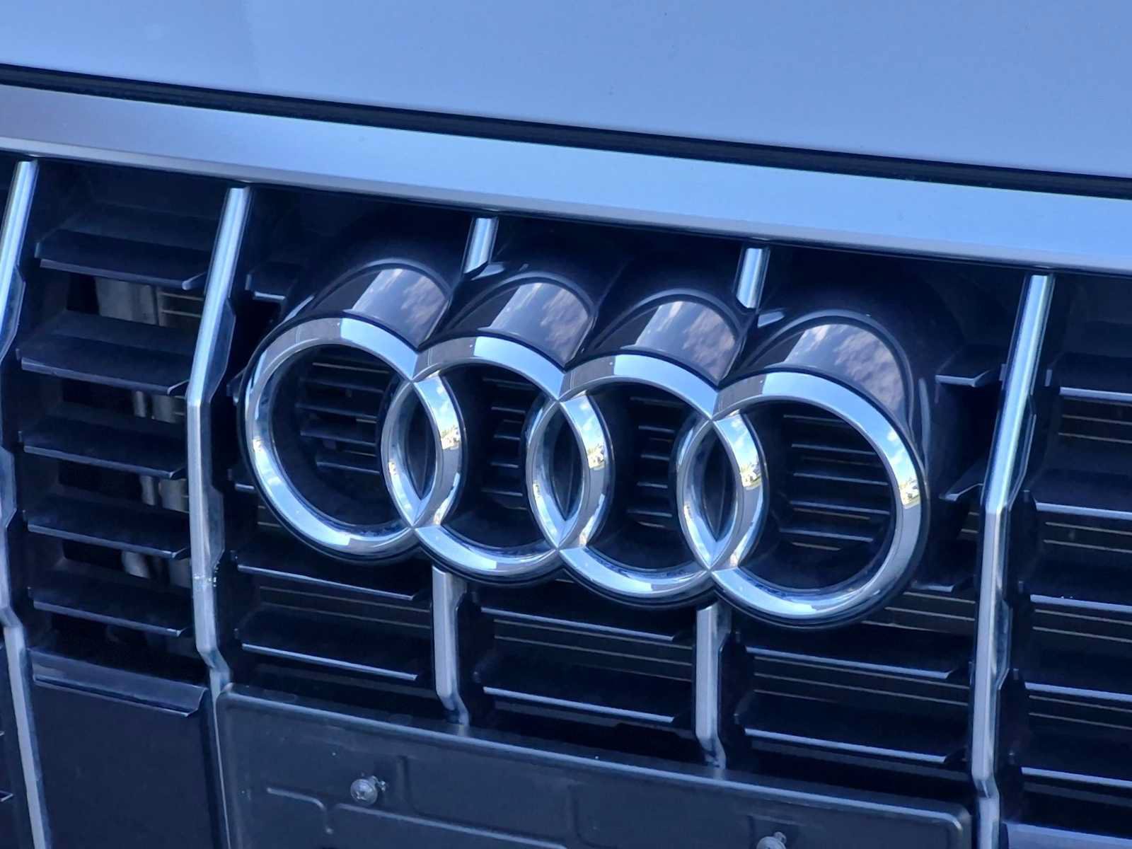 Used 2023 Audi Q3 2.0T Premium w/ Convenience Package AWD/4WD image 12
