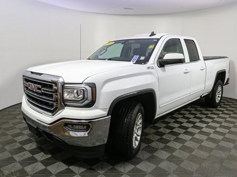 Used 2017 GMC Sierra 1500 SLE w/ SLE Value Package image 5