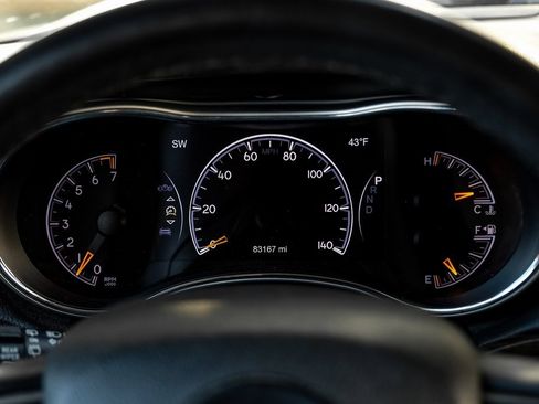 Used 2018 Jeep Grand Cherokee Limited image 29