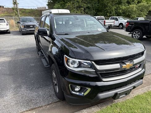 Used 2020 Chevrolet Colorado Z71 AWD/4WD image 3