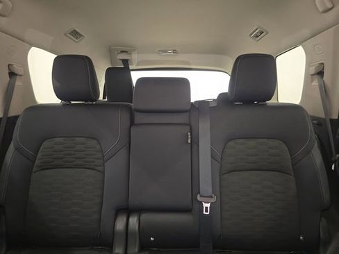 Used 2025 Nissan Pathfinder SV FWD image 23
