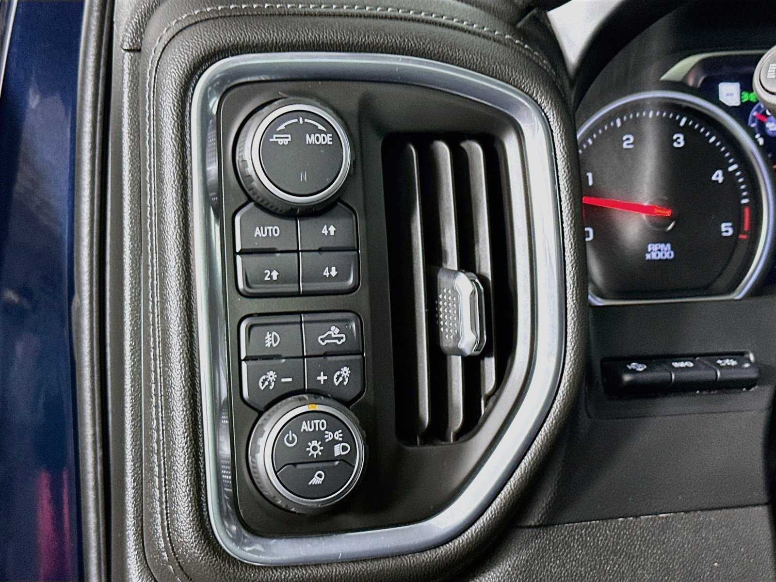 Used 2021 Chevrolet Silverado 3500 LTZ w/ LTZ Plus Package AWD/4WD image 10