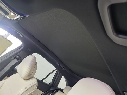 New 2026 Mercedes-Benz GLC 300 image 9